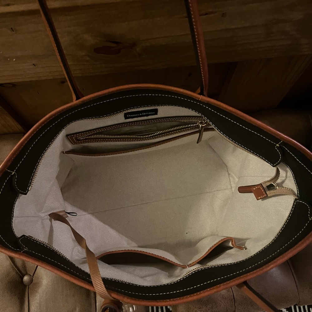 Dooney &Bourke large pebble grain tote